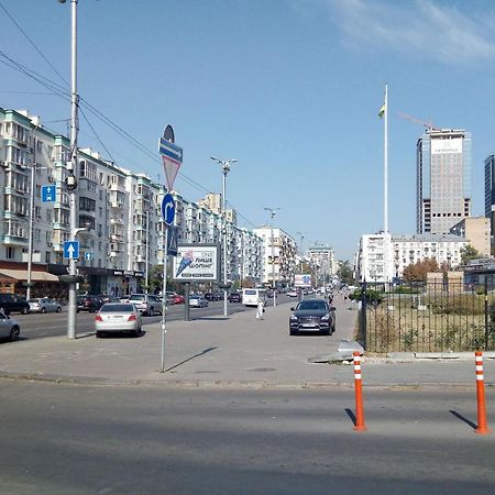 Двухкомнатная Вид На Дворец Украина Kiew Exterior foto